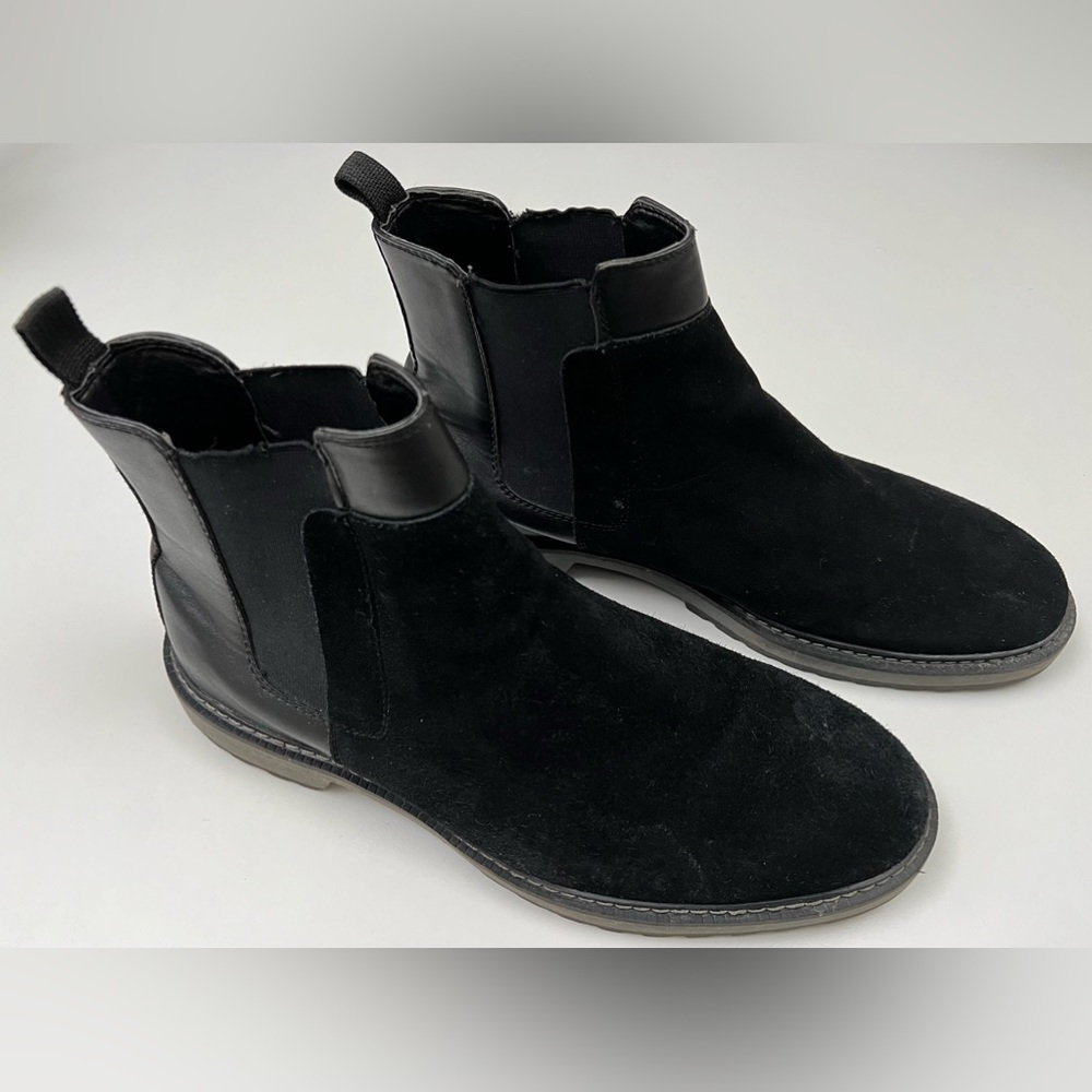 CALVIN KLEIN Chelsea boots